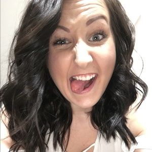 Meet your Posher, Deborah